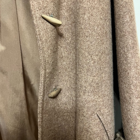 Vintage wool coat with curly wool collar and cuffs. Fits sm-med. - Picture 7 of 7